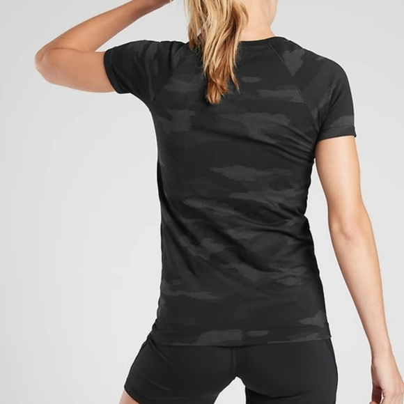 Athleta Charcoal Camo Short Sleeve Tee Small - Picture 7 of 9